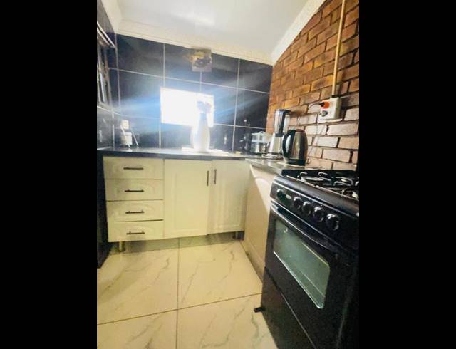 7 BEDROOM HOUSE FOR SALE IN NEW STATE AREA